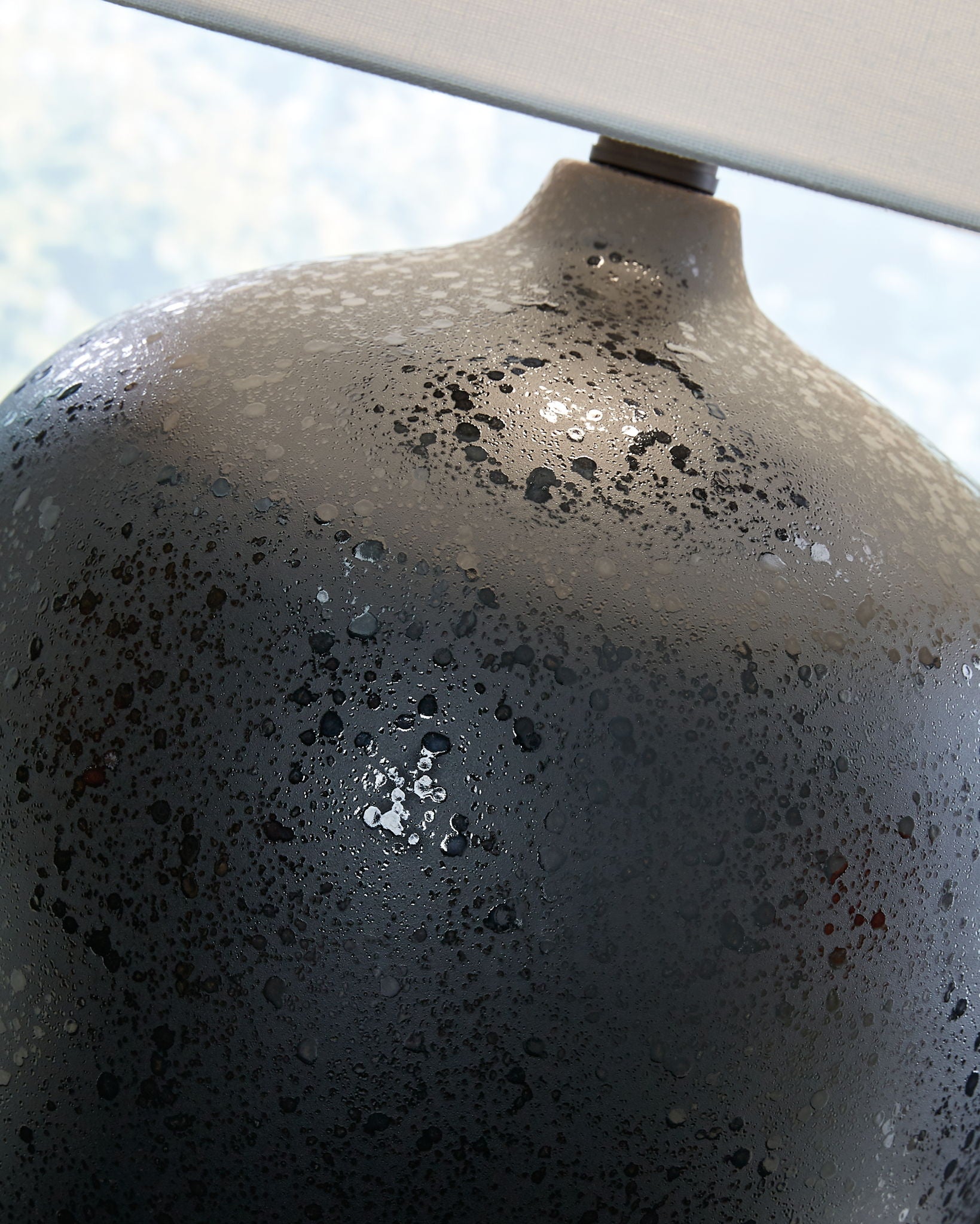 Ladstow - Lampe de table en céramique - Noir
