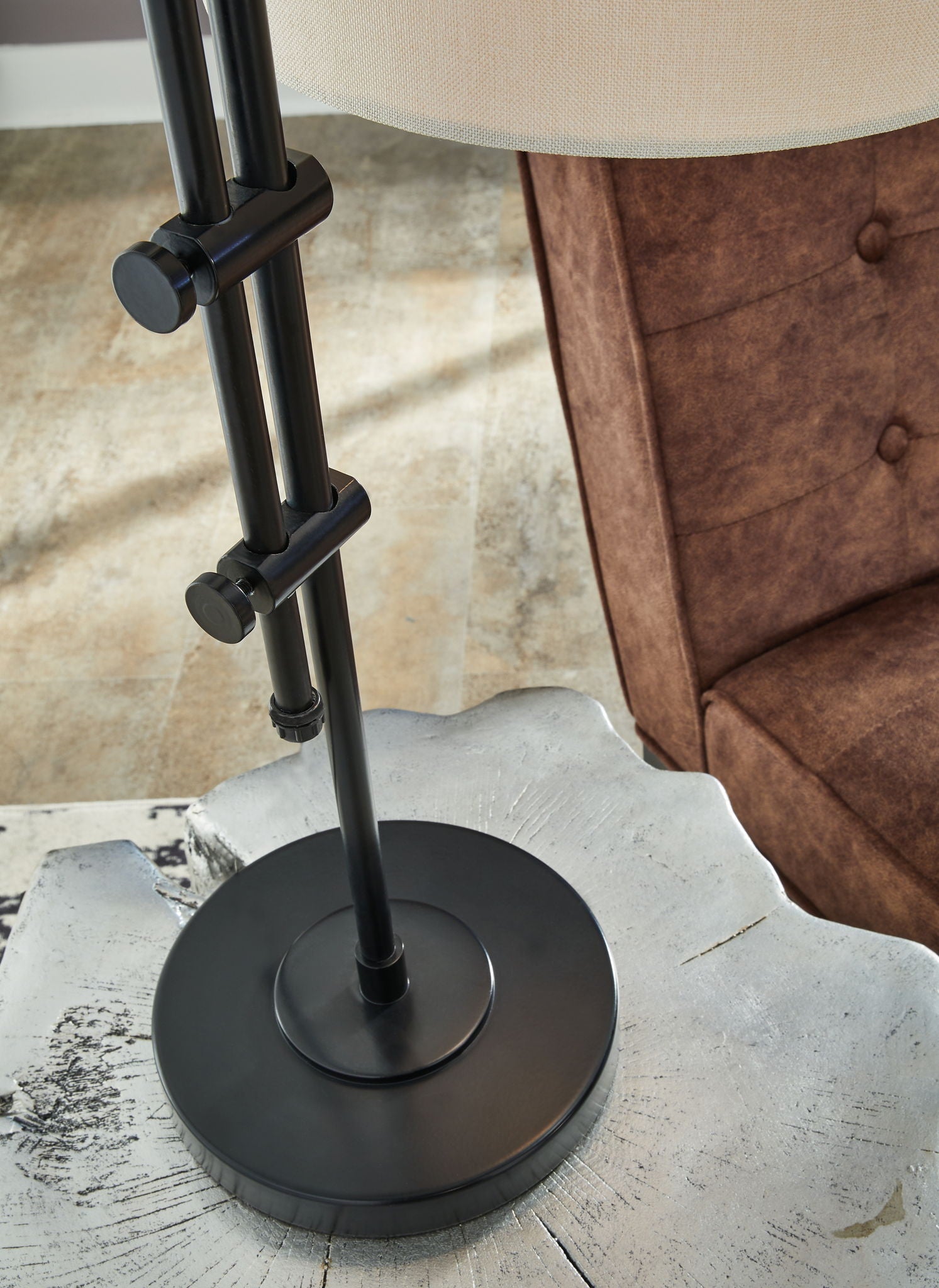 Baronvale - Lampe d'appoint avec touches métalliques