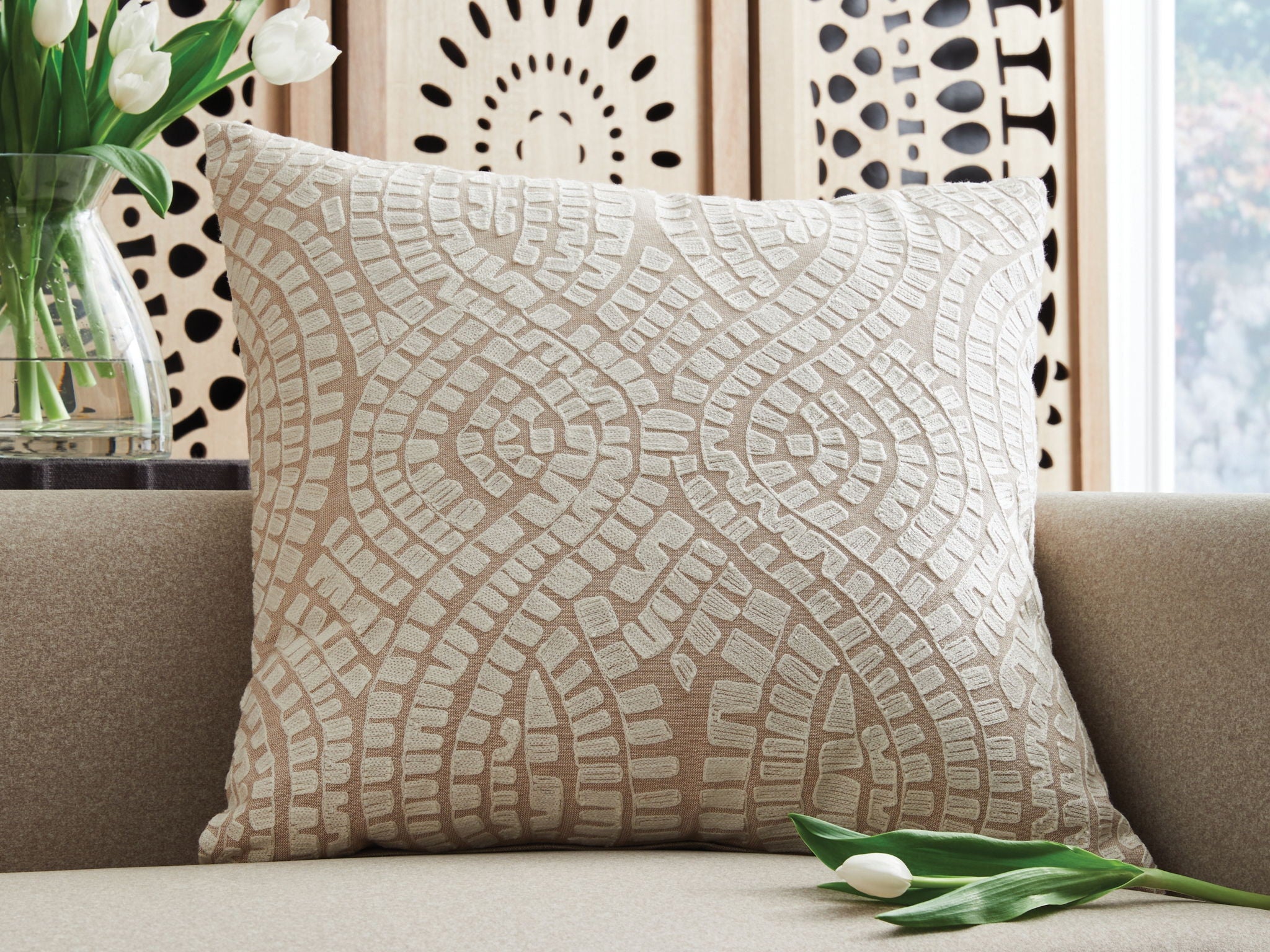 Cortlen - Pillow (Set of 4) - Beige / Ivory