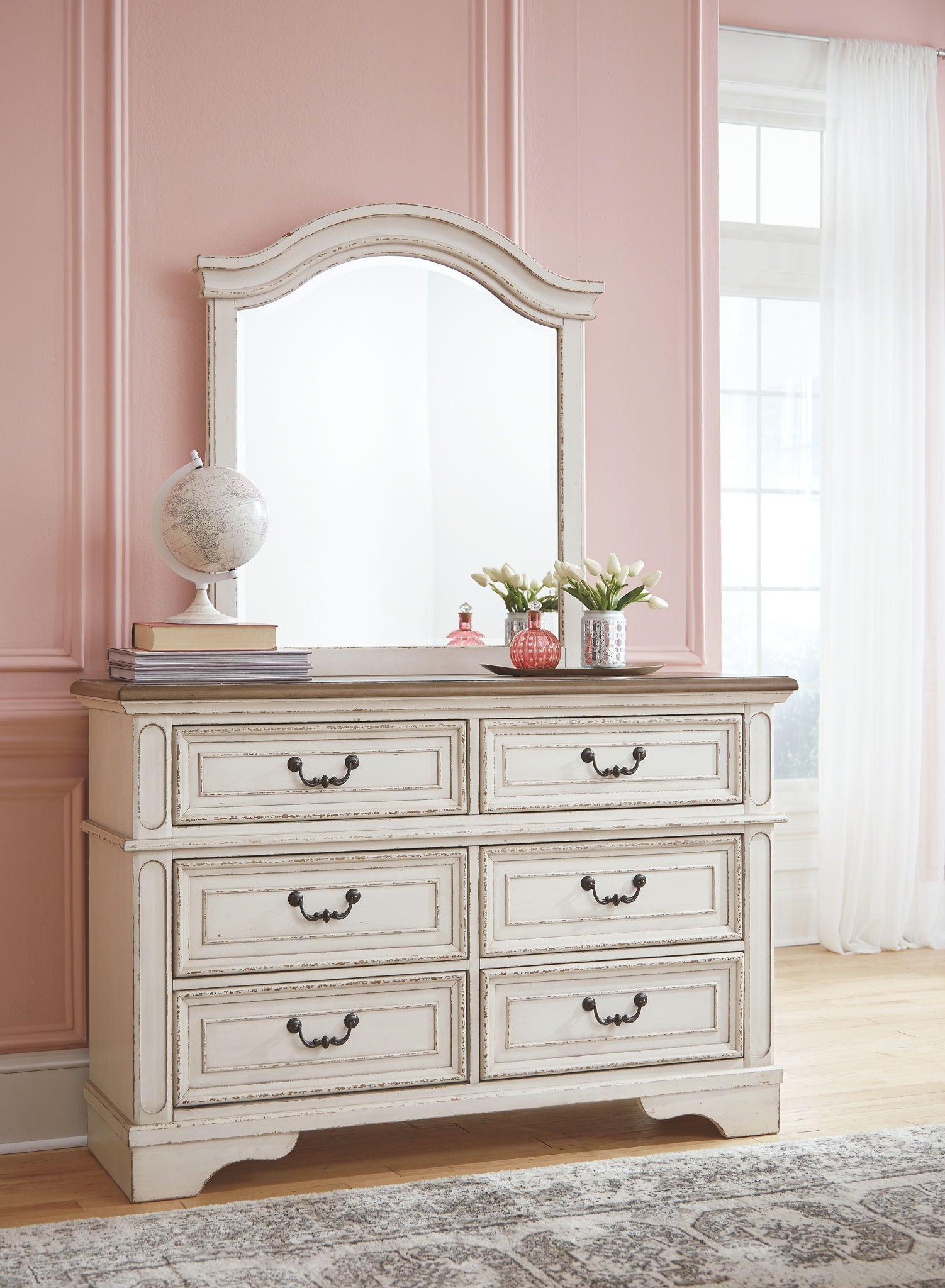 Realyn - Commode