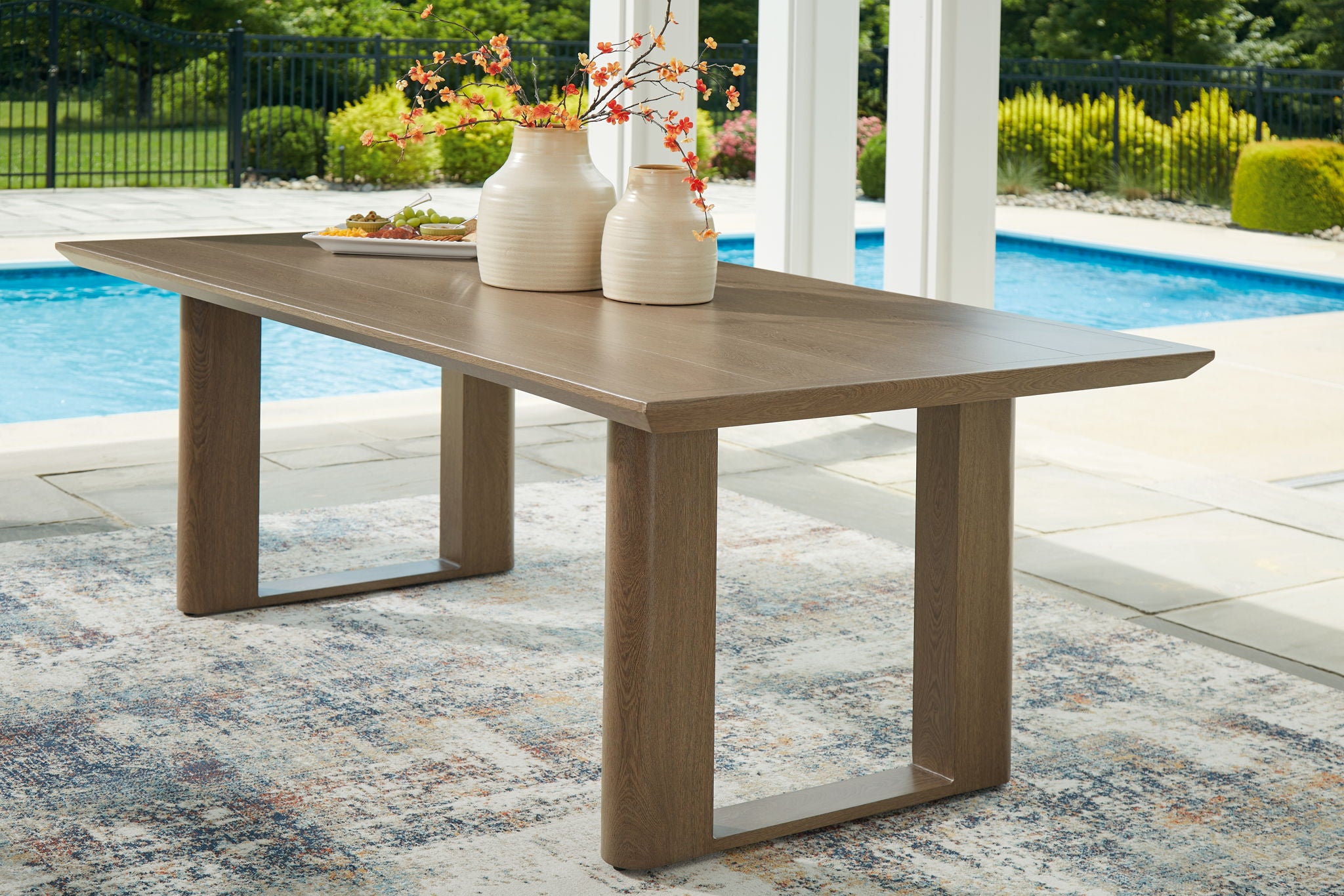 Serene Bay - Table à manger rectangulaire avec option parasol - Marron foncé