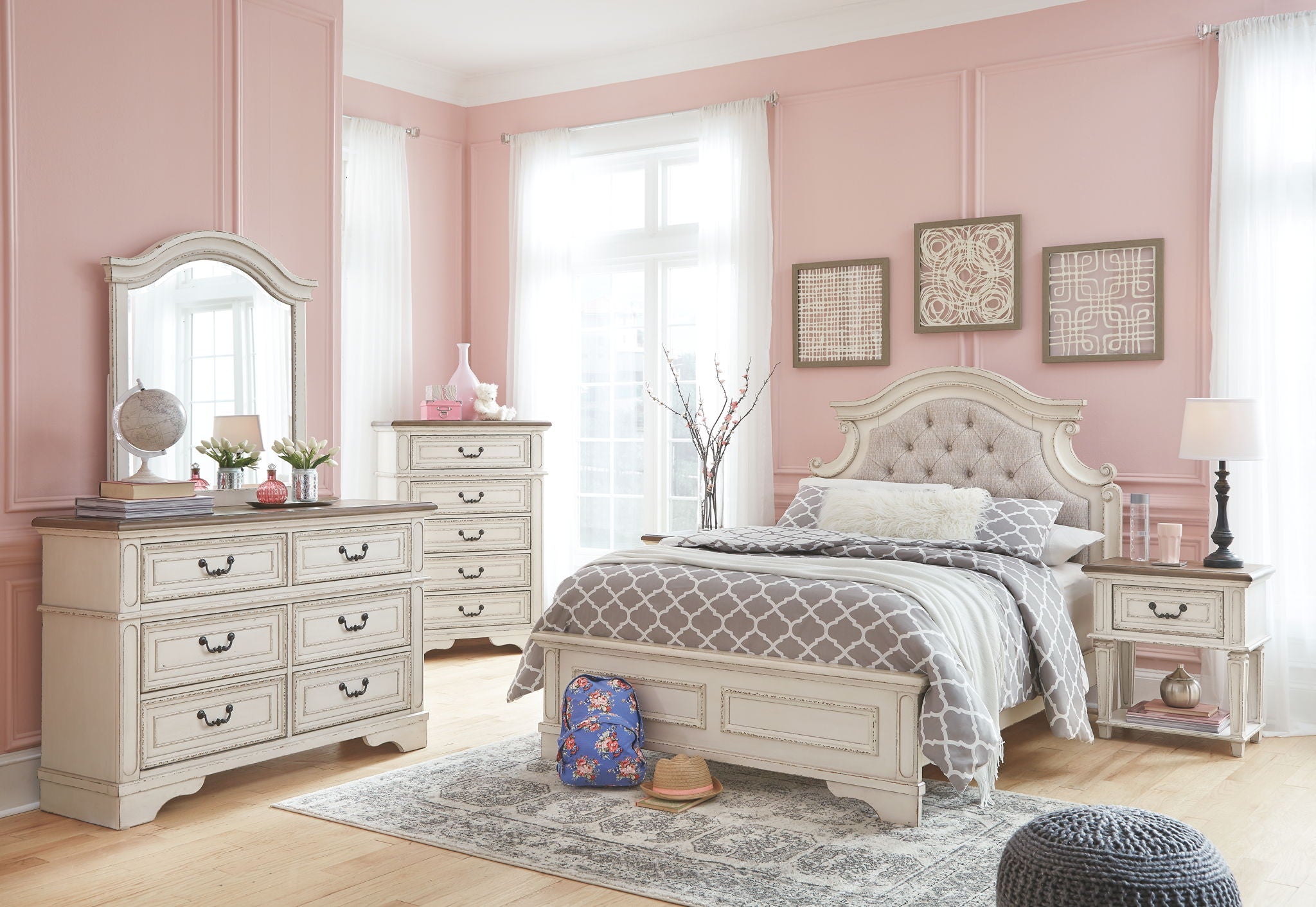 Realyn - Commode