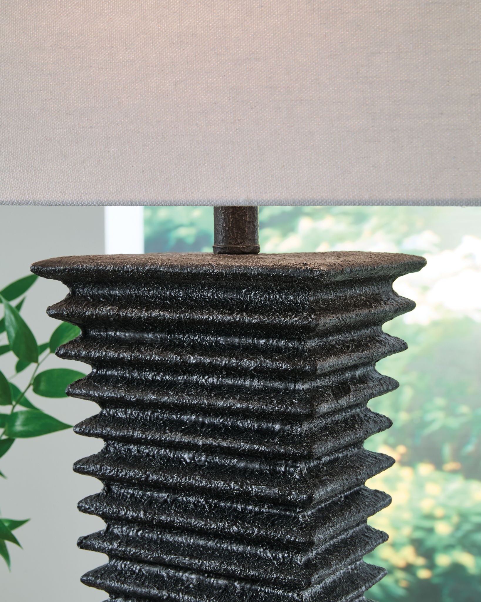 Golzar - Lampe de table Poly - Noire