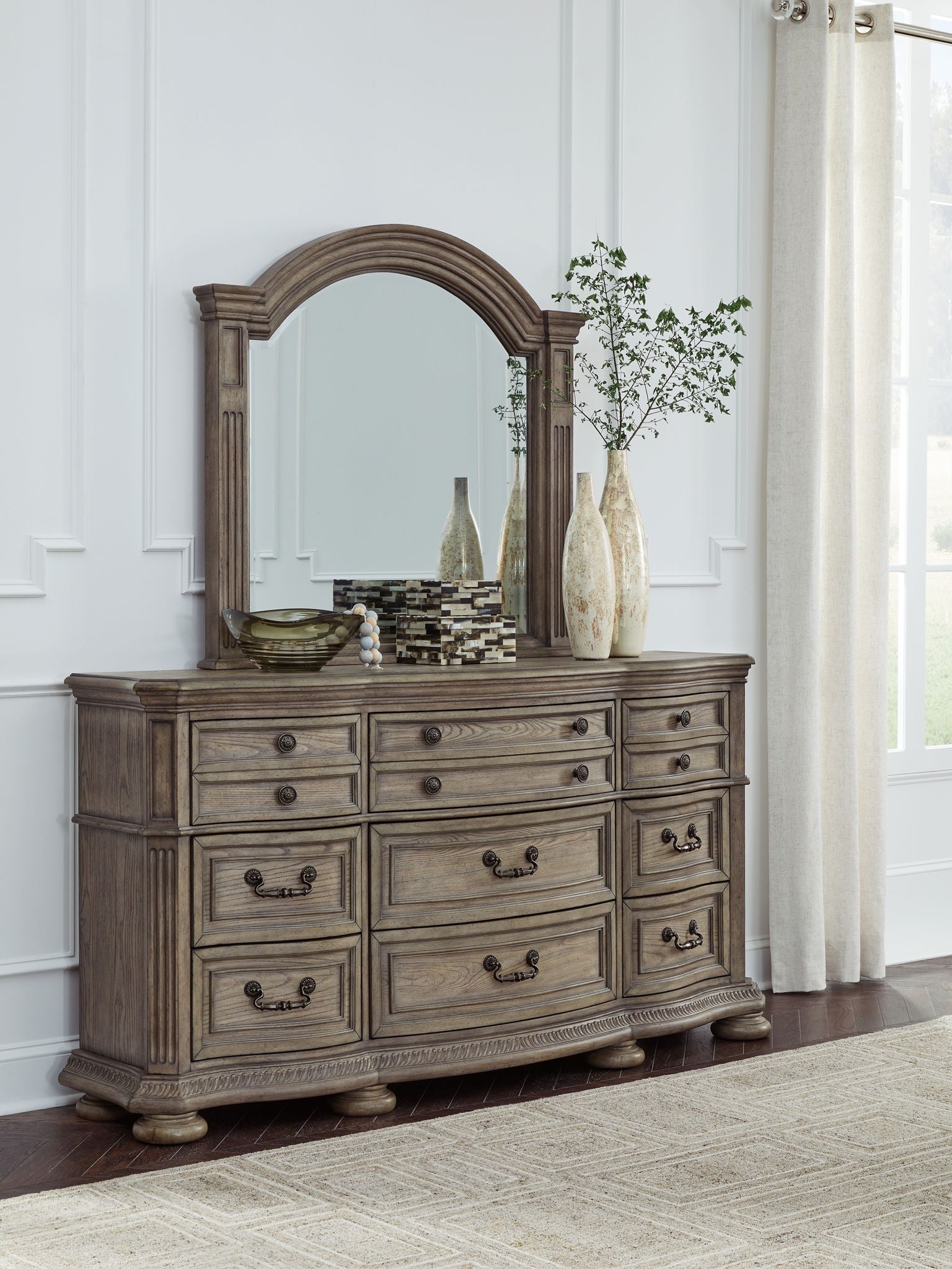 Ardenfield – Commode et miroir – Brun clair