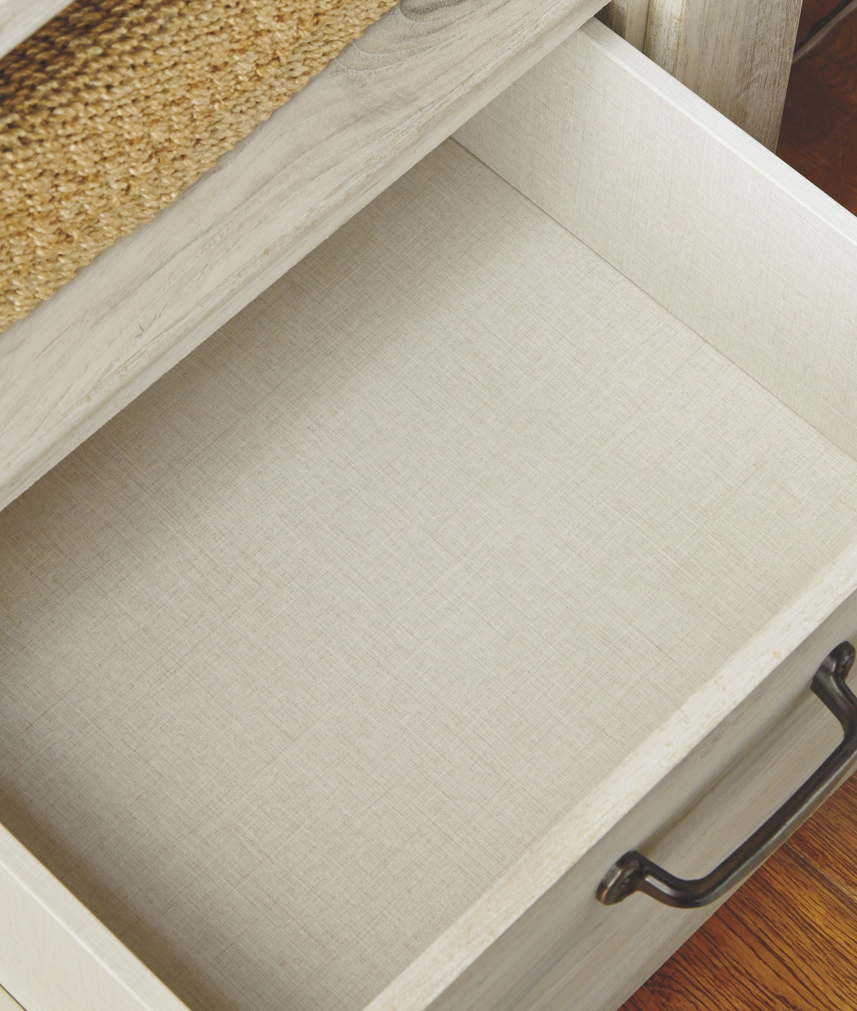 Bellaby - Commode à cinq tiroirs - Blanchi