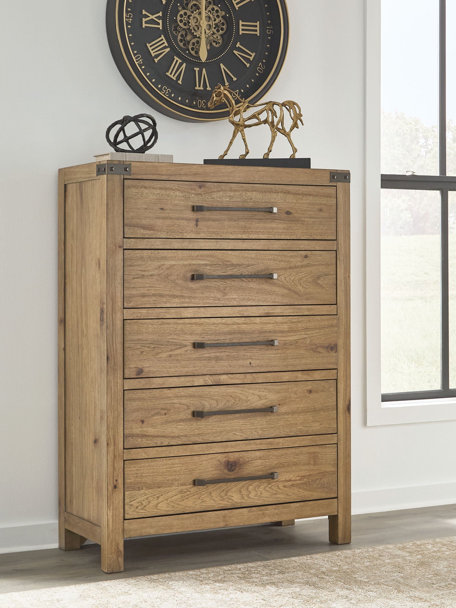 Ridgester - Commode à cinq tiroirs - Brun clair