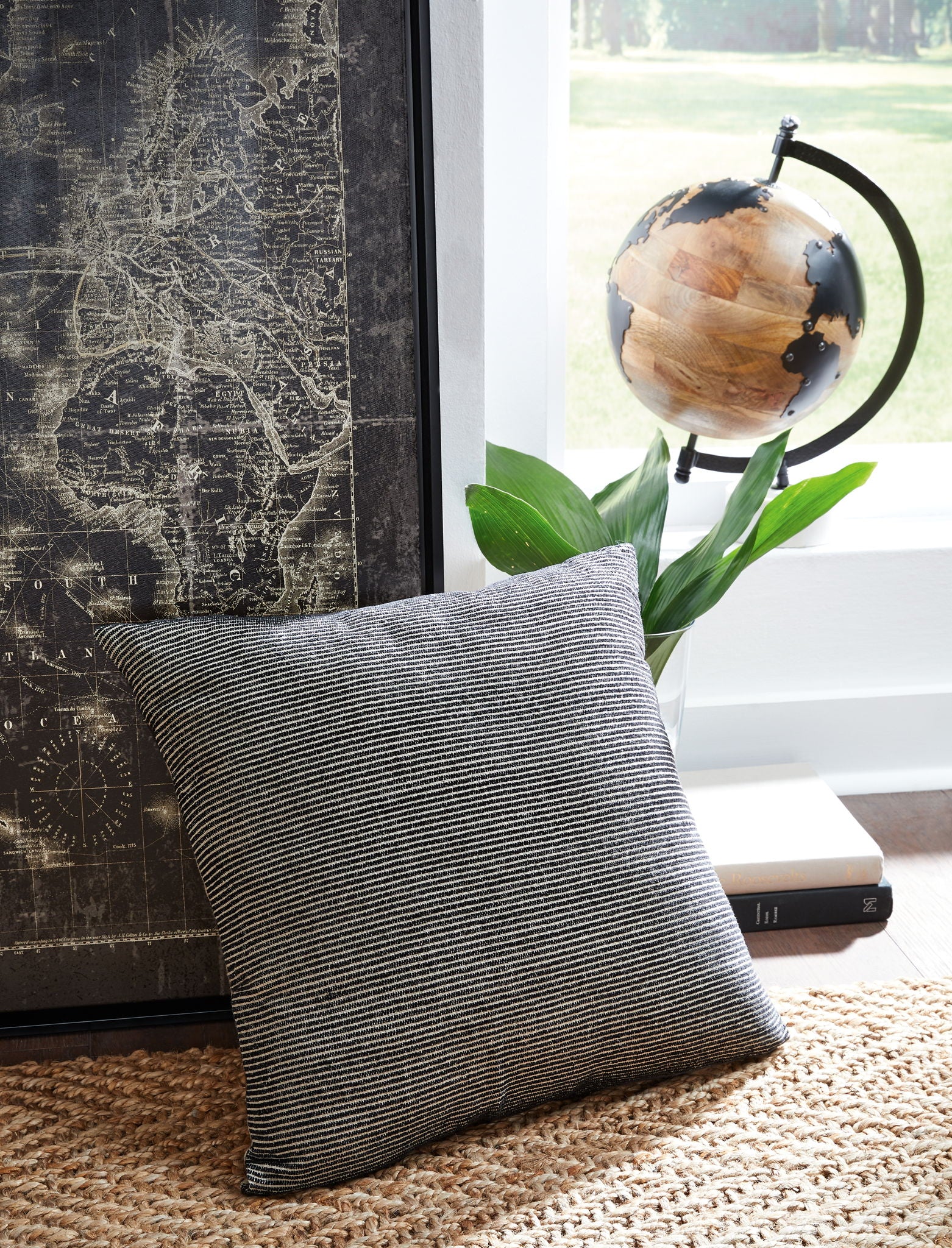 Edelmont - Pillow (Set of 4) - Black / Linen
