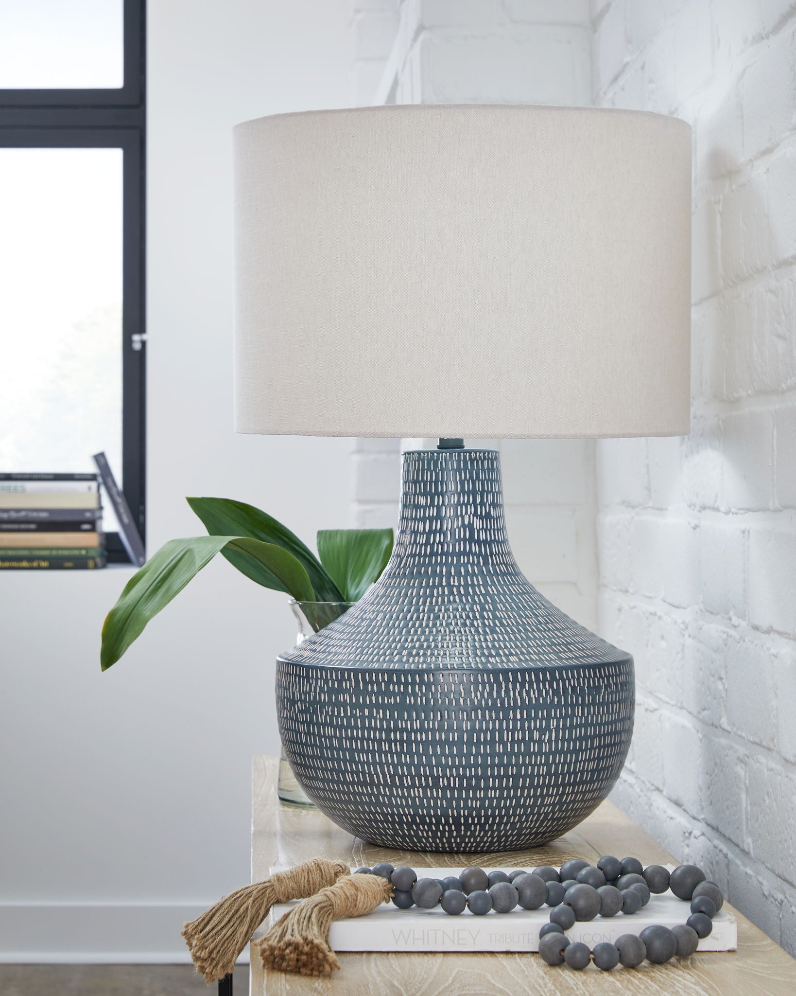 Schylarmont - Lampe de table en métal - Gris antique / Blanc