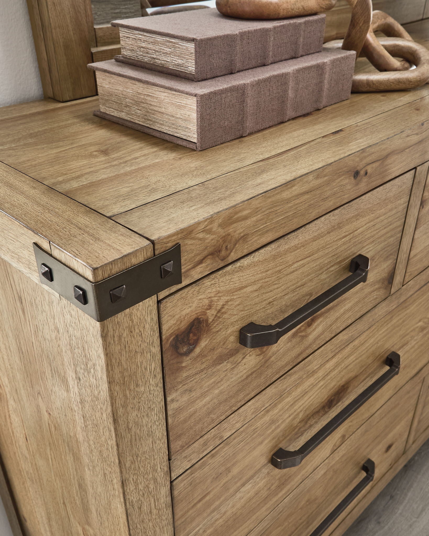 Ridgester - Commode