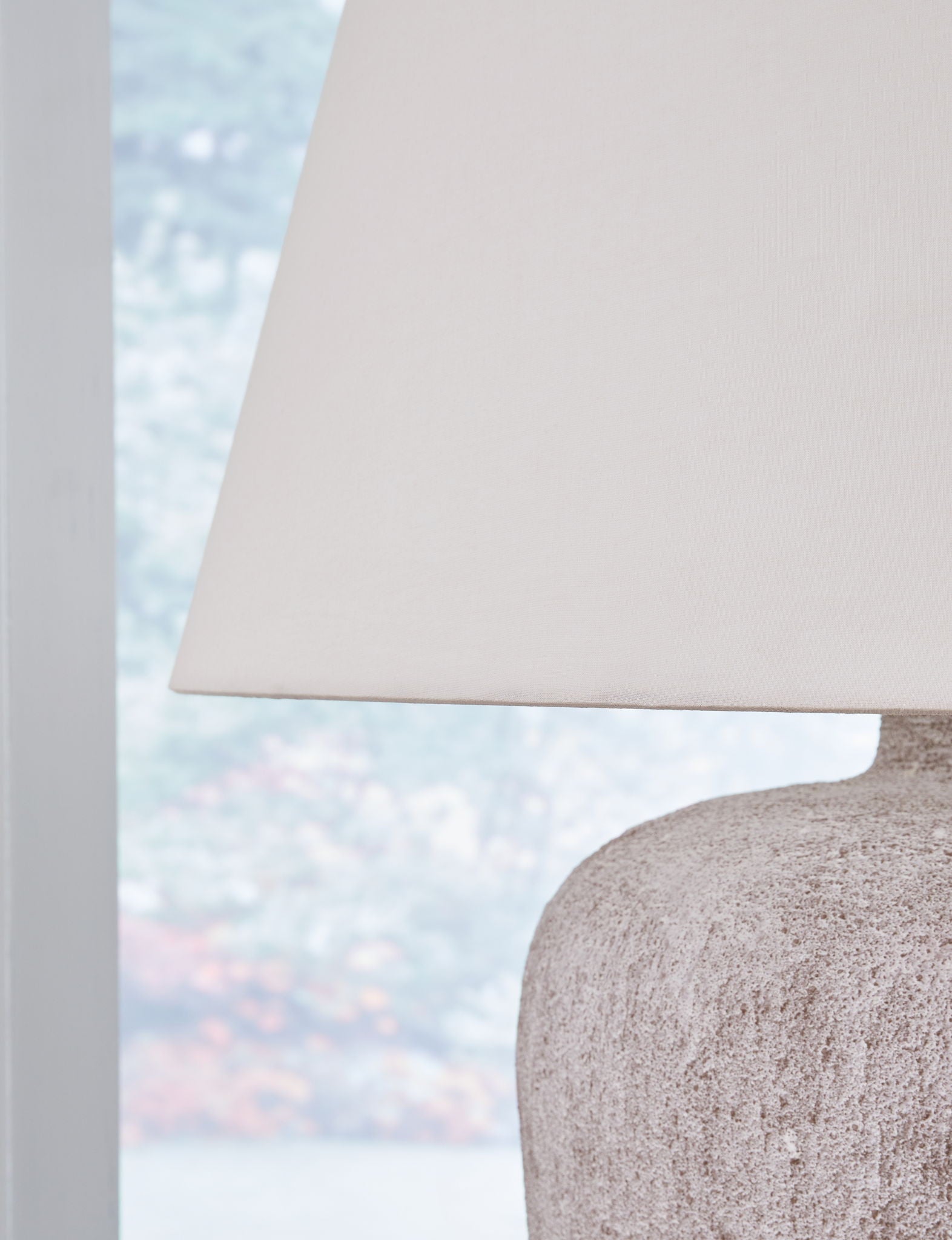 Danry - Lampe de table en métal - Crème vieillie