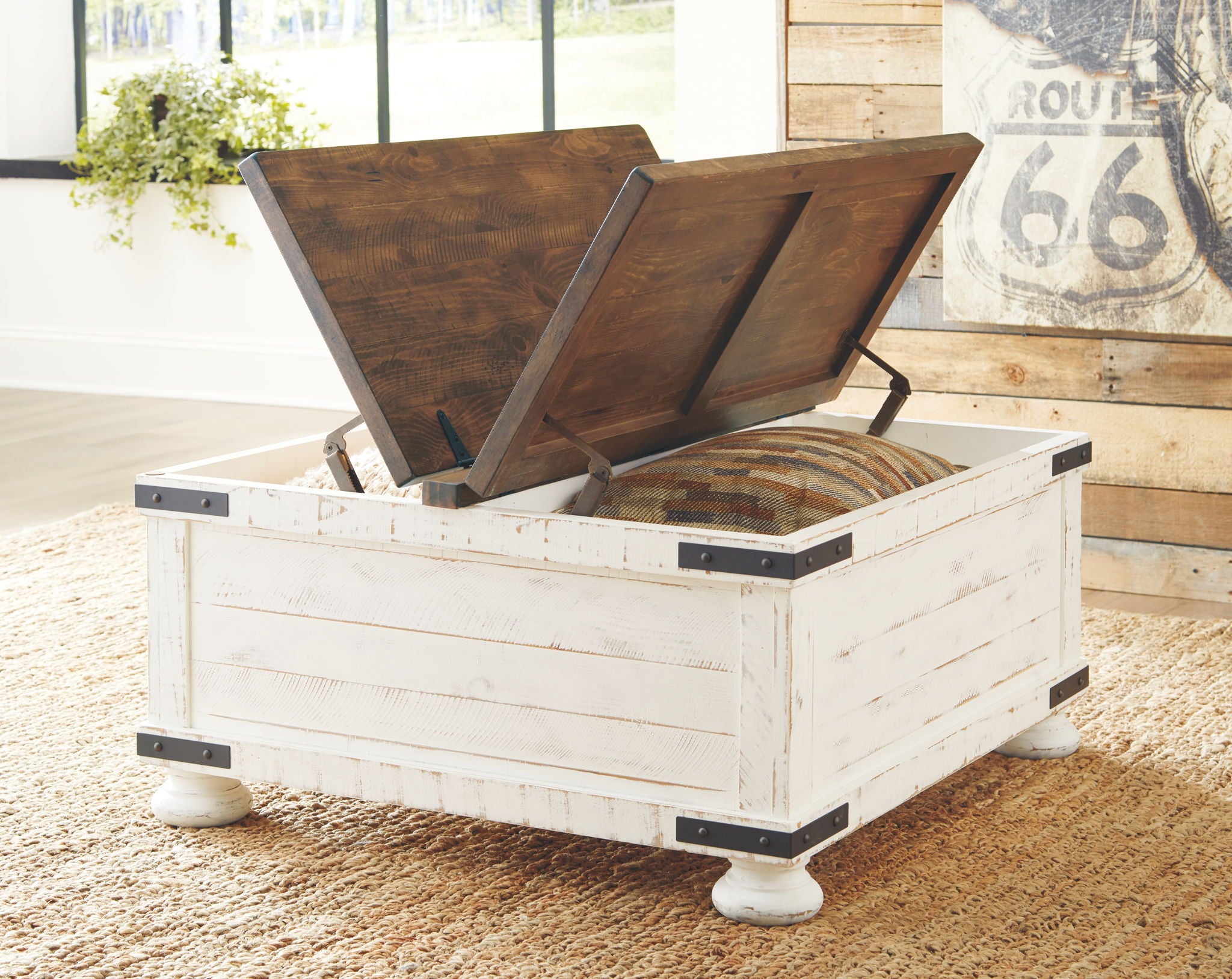 Wystfield - Table basse avec rangement - Blanc / Marron