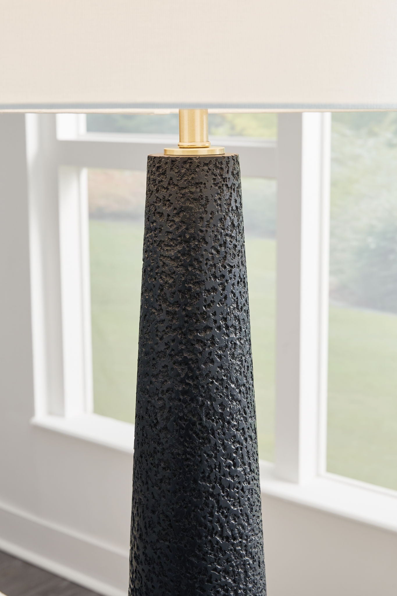Hallburg - Lampadaire Poly - Noir