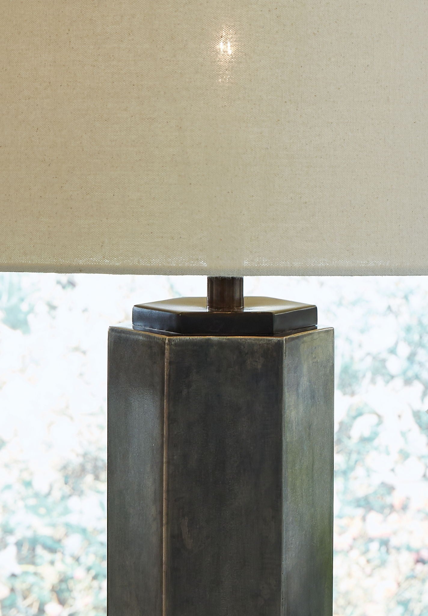 Dirkton - Lampe de table en métal - Finition étain vieilli