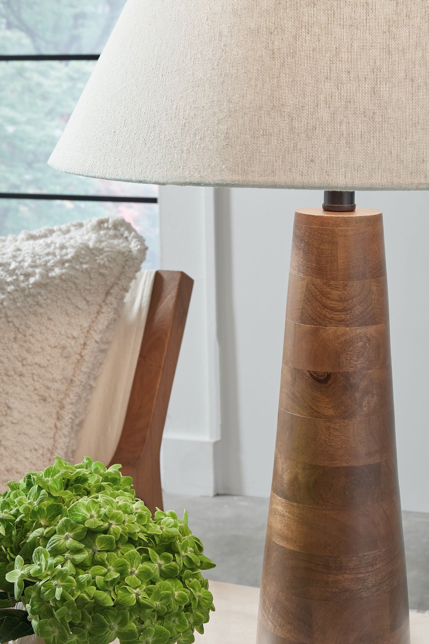 Danset - Lampe en bois