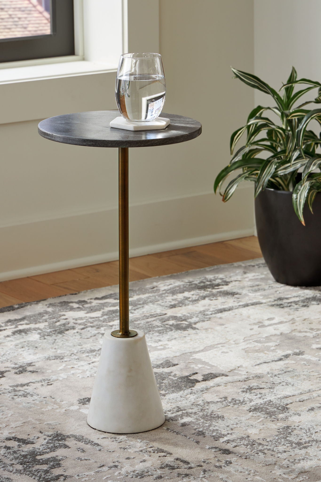 Caramont - Table d'appoint avec base blanche - Fini noir / blanc / or