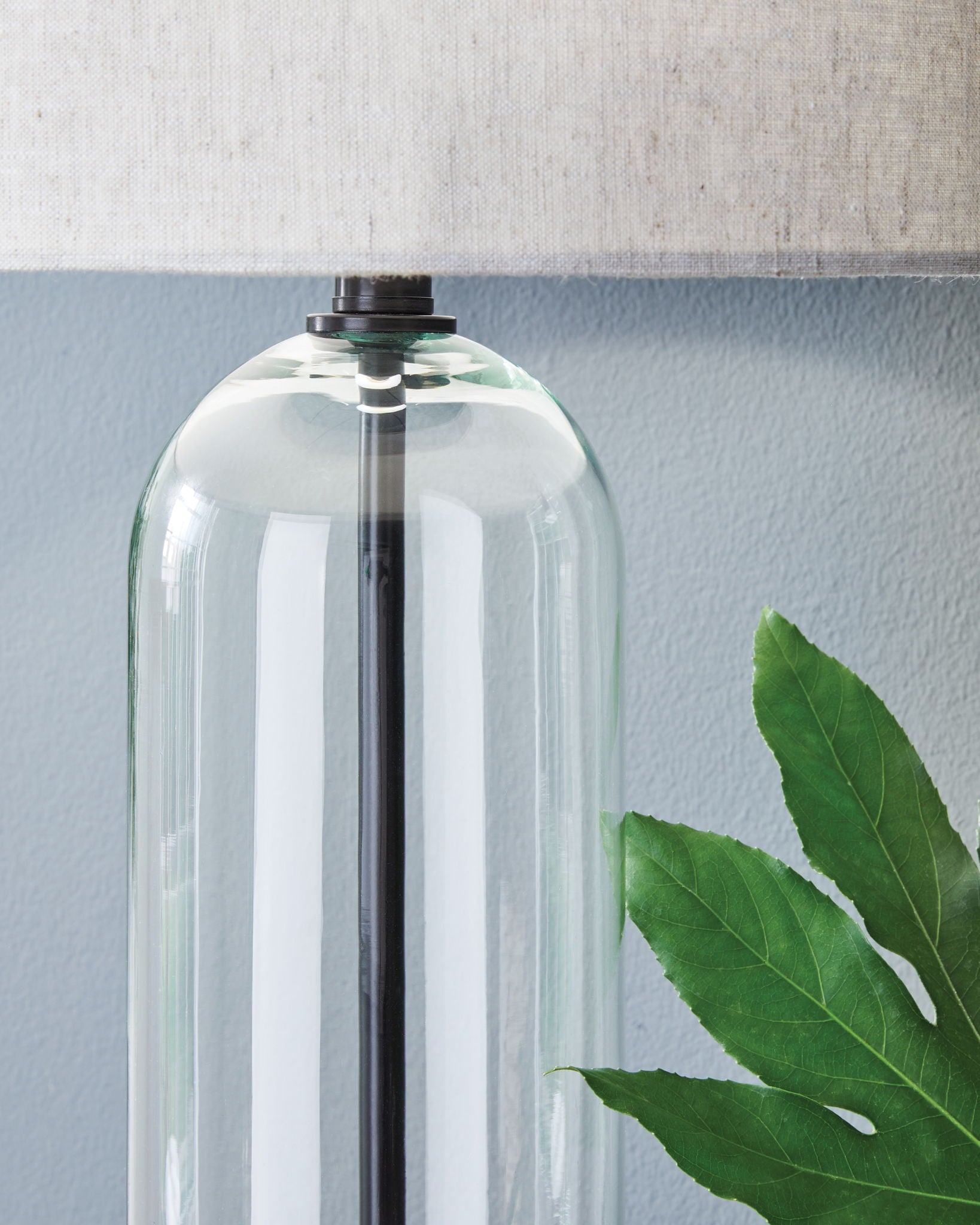 Kerrbrook - Lampe de table en verre - Transparent / Noir