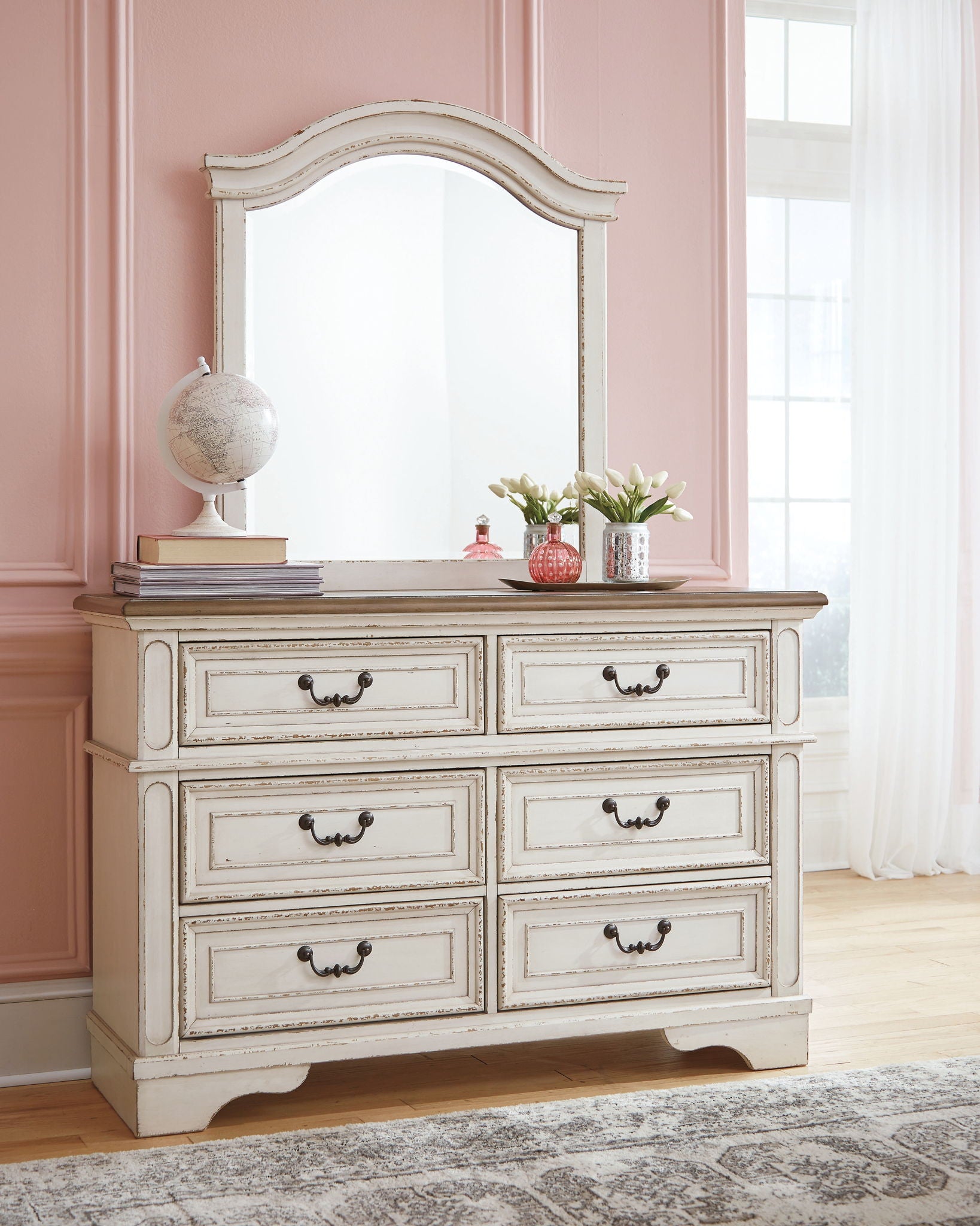 Realyn - Commode