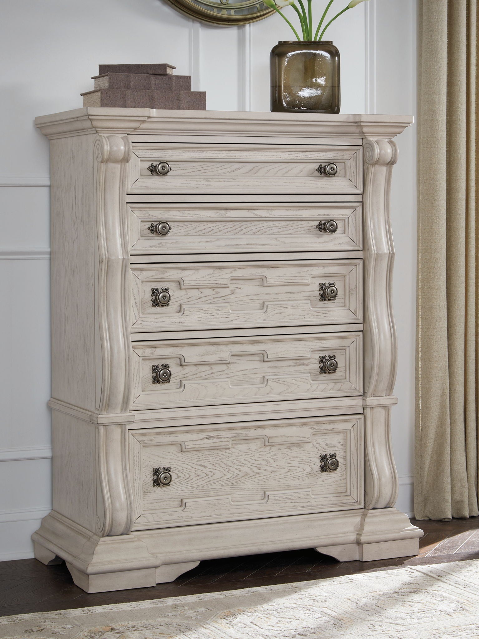 Bruchandi - Commode à cinq tiroirs - Blanc antique