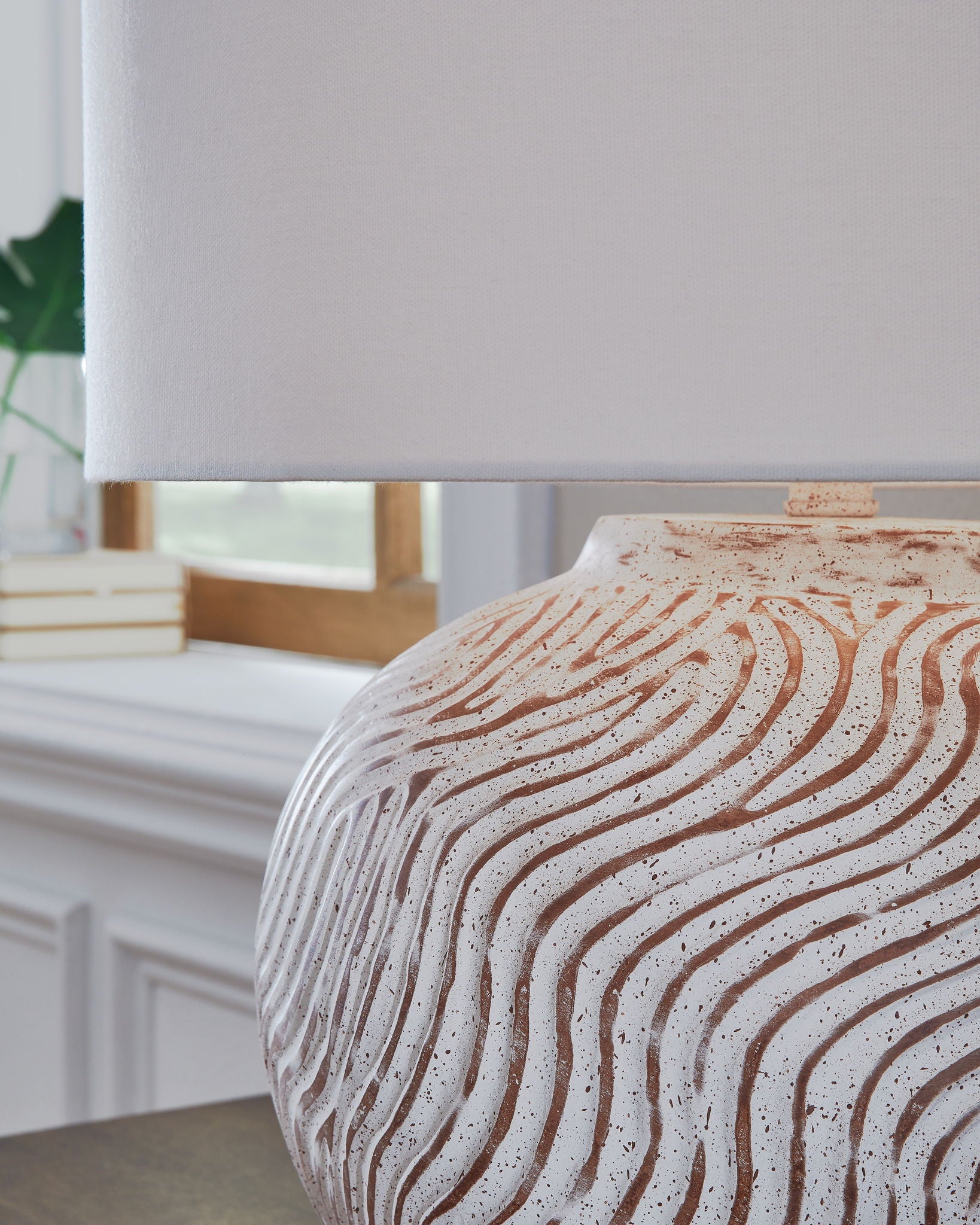 Vien - Lampe de table en terre cuite - Blanc vieilli