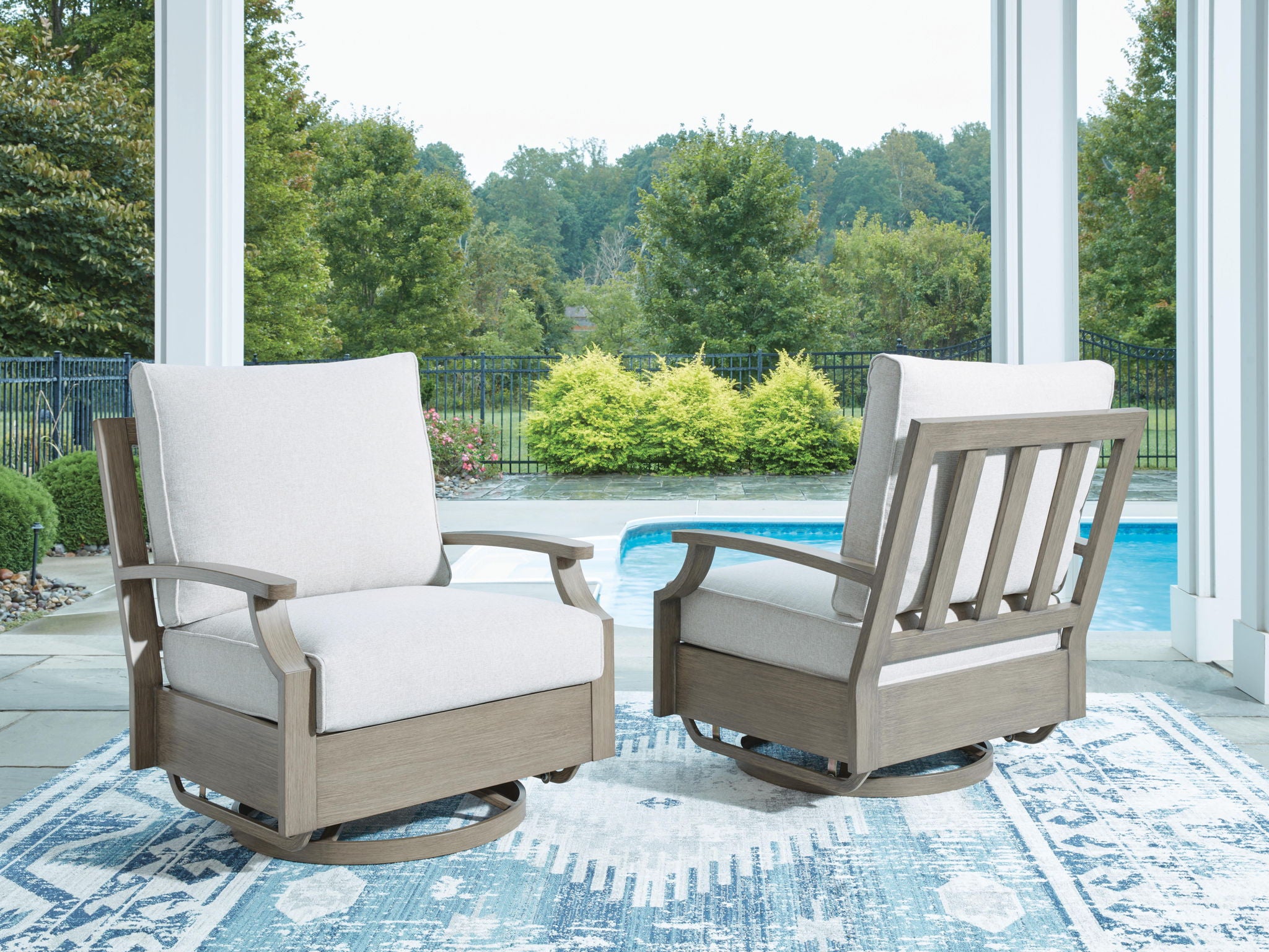 Fauteuil à bascule pivotant Rainier Ranch avec coussin – Brun/Beige