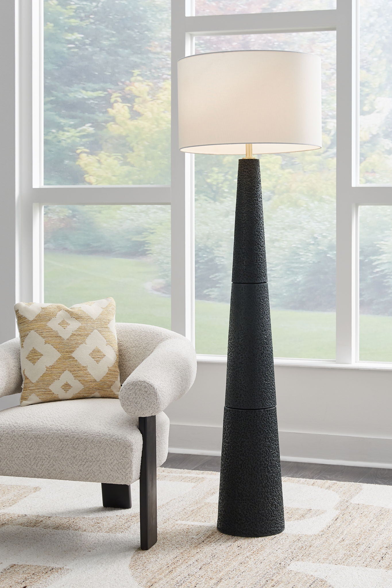 Hallburg - Lampadaire Poly - Noir