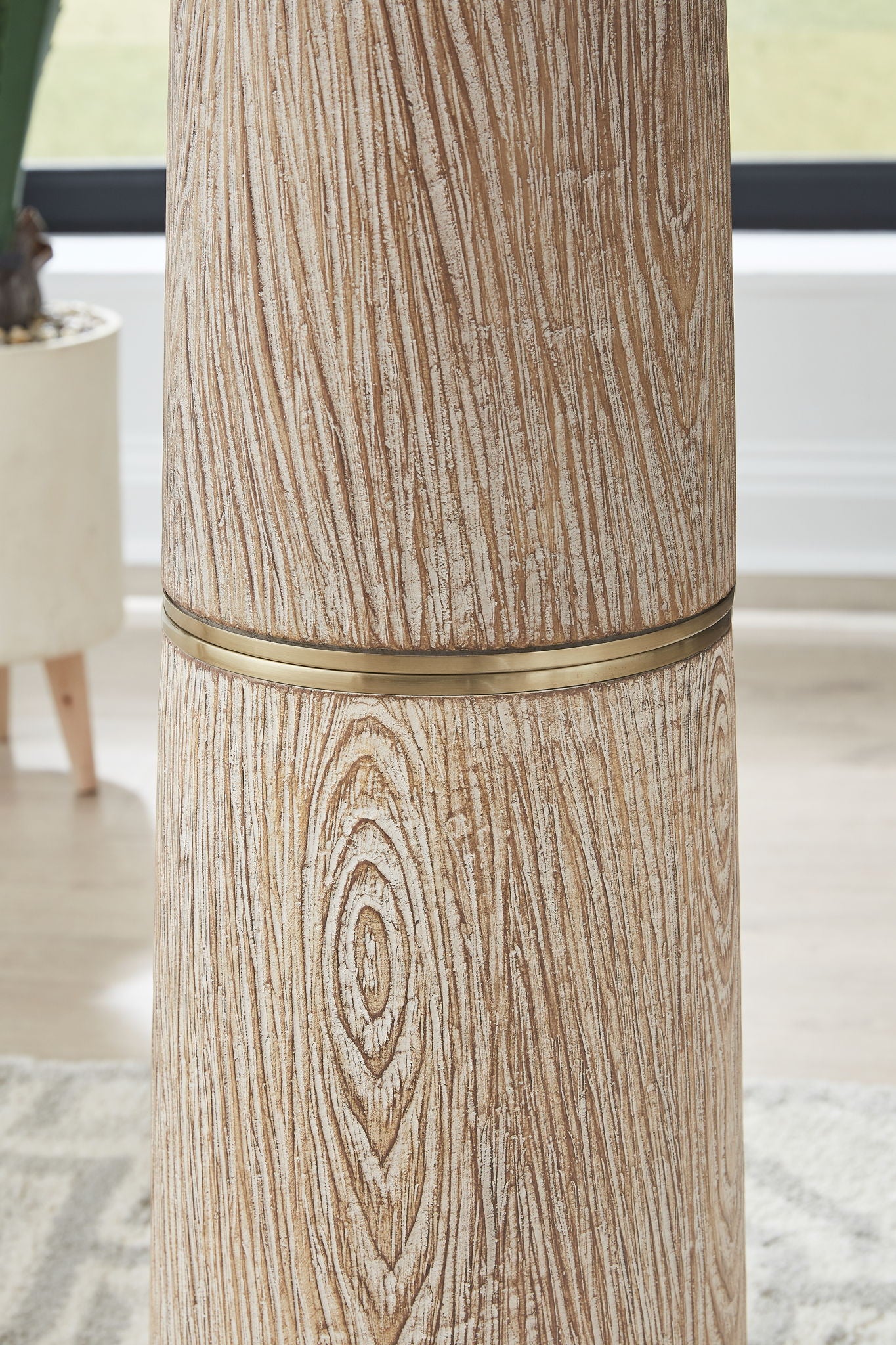 Lampadaire Gasparleigh - Poly - Finition Marron / Or