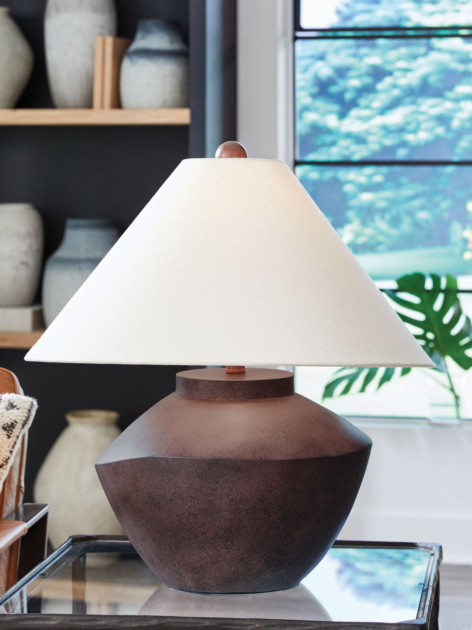 Honsworth - Lampe de table Poly - Marron antique