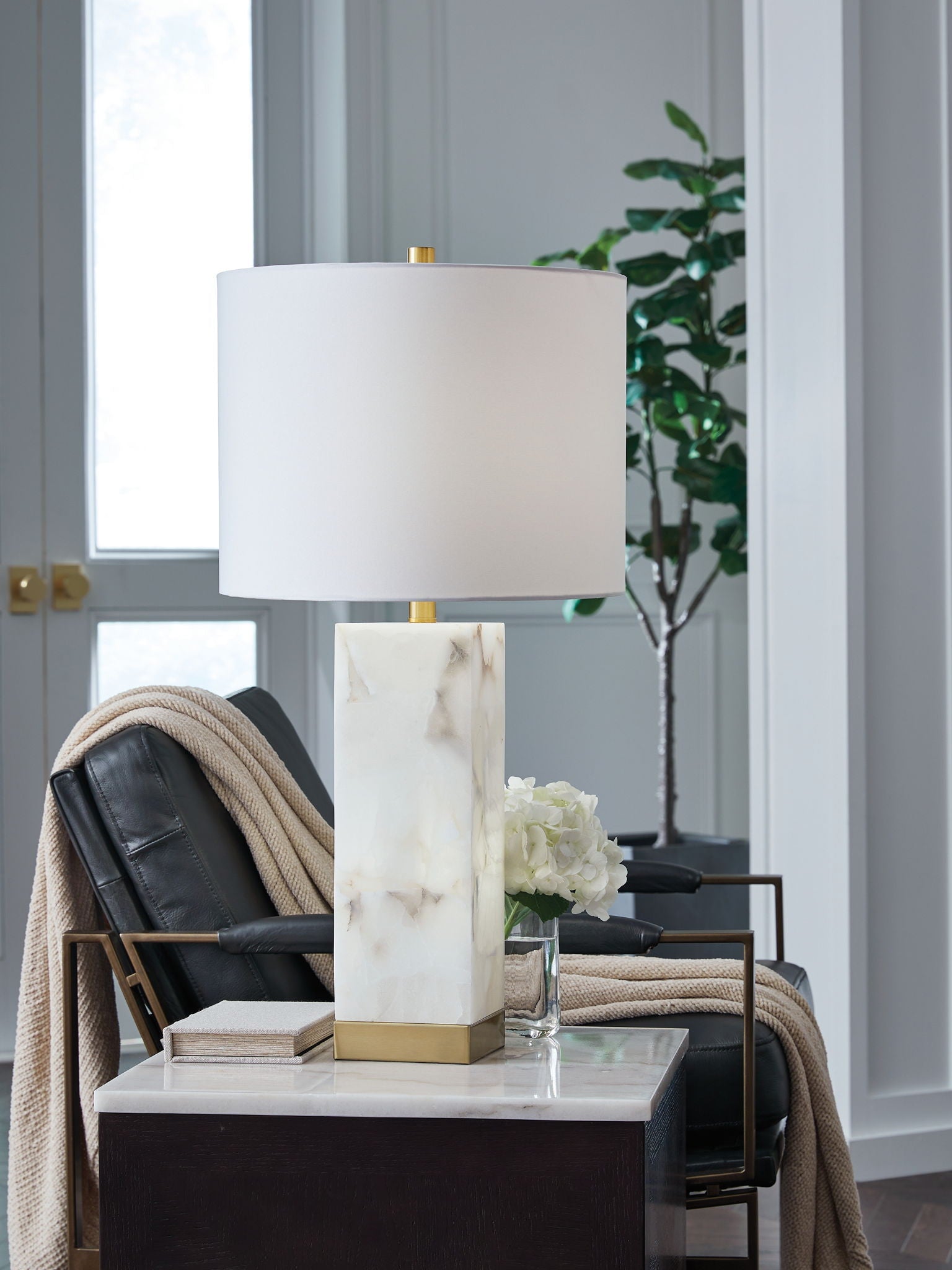 Linderfield - Lampe de table en albâtre - Finition blanc/doré