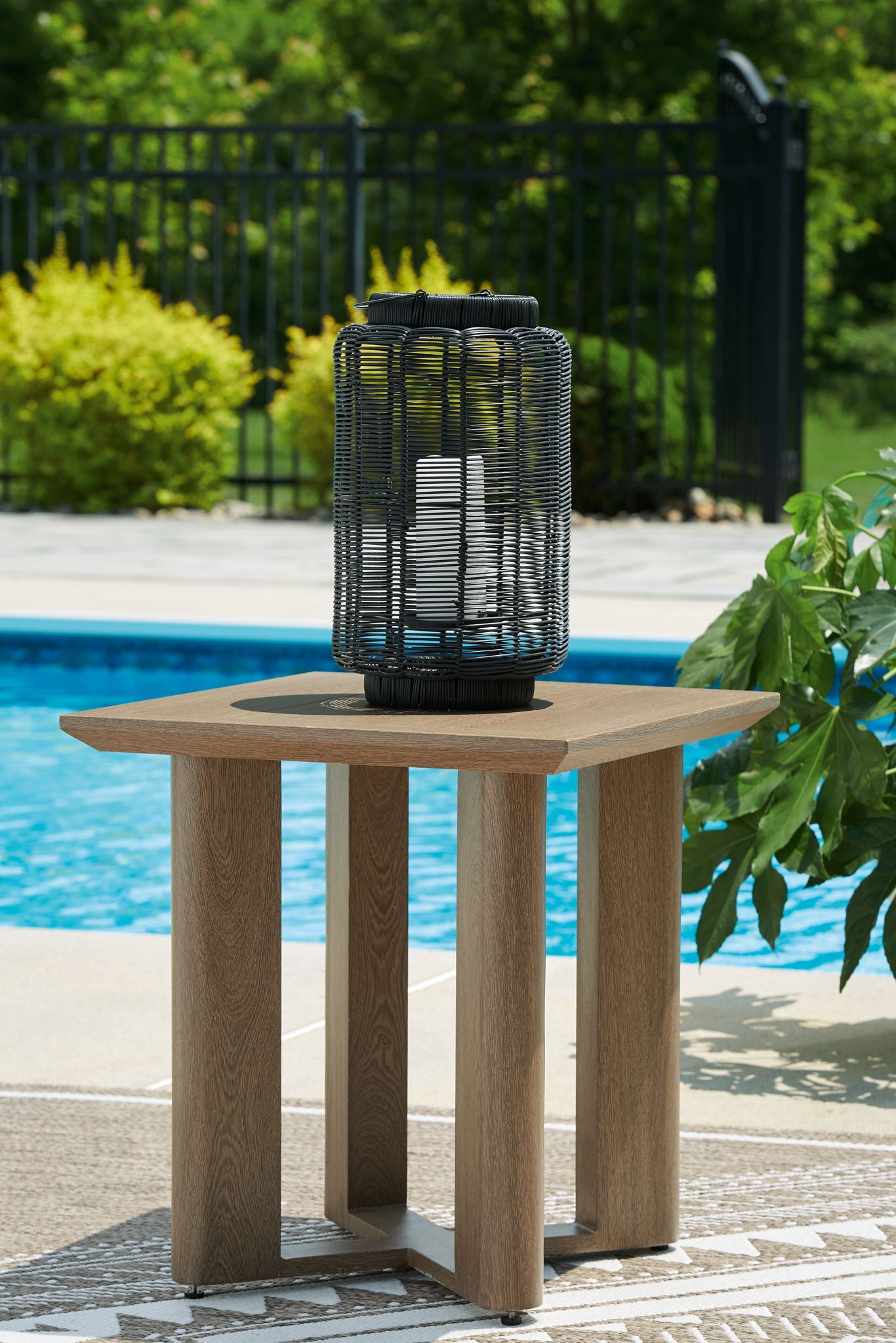 Serene Bay - Table d'appoint carrée - Brun foncé