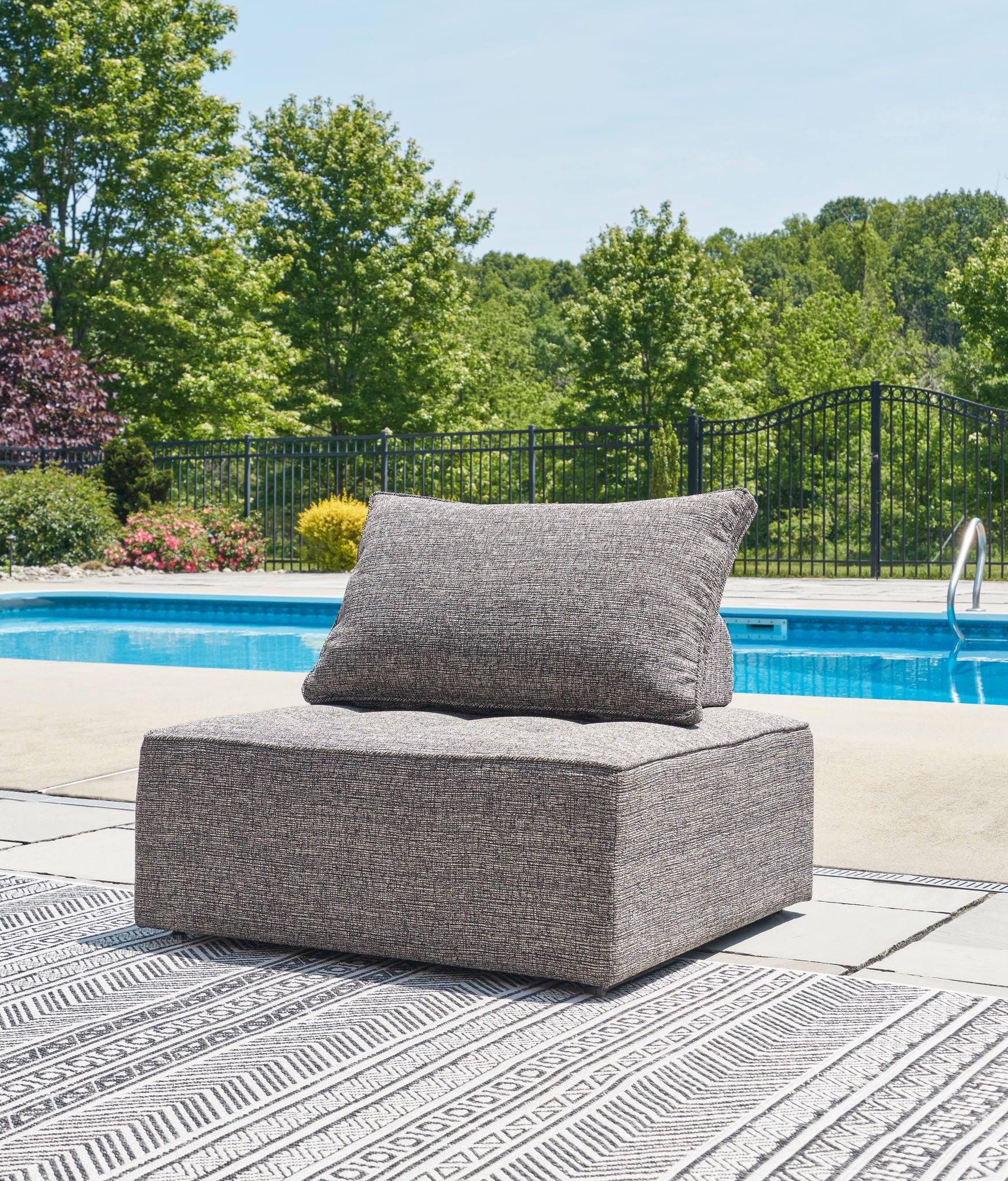 Bree Zee - Chaise longue avec coussin