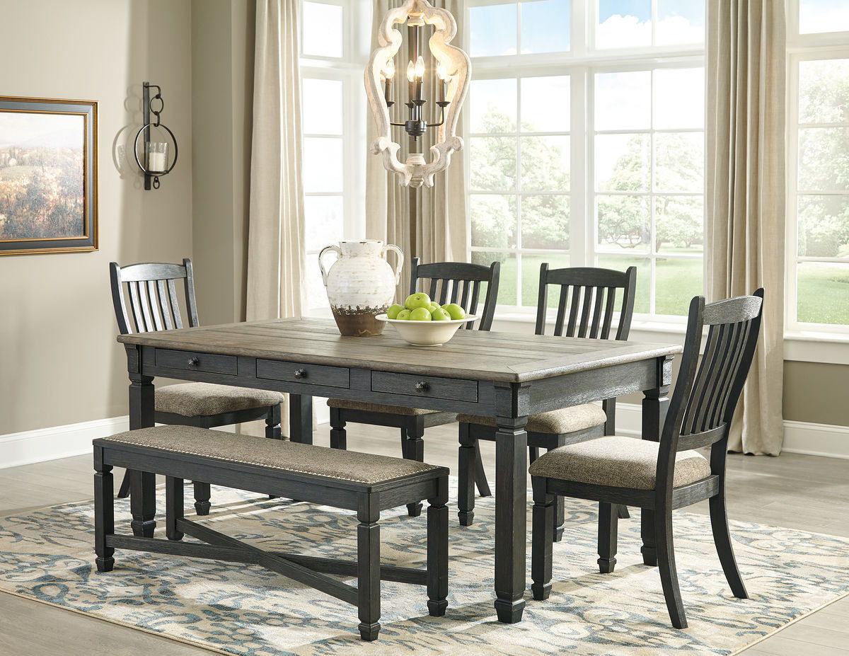 Tyler Creek - Ensemble table et chaises de salle à manger