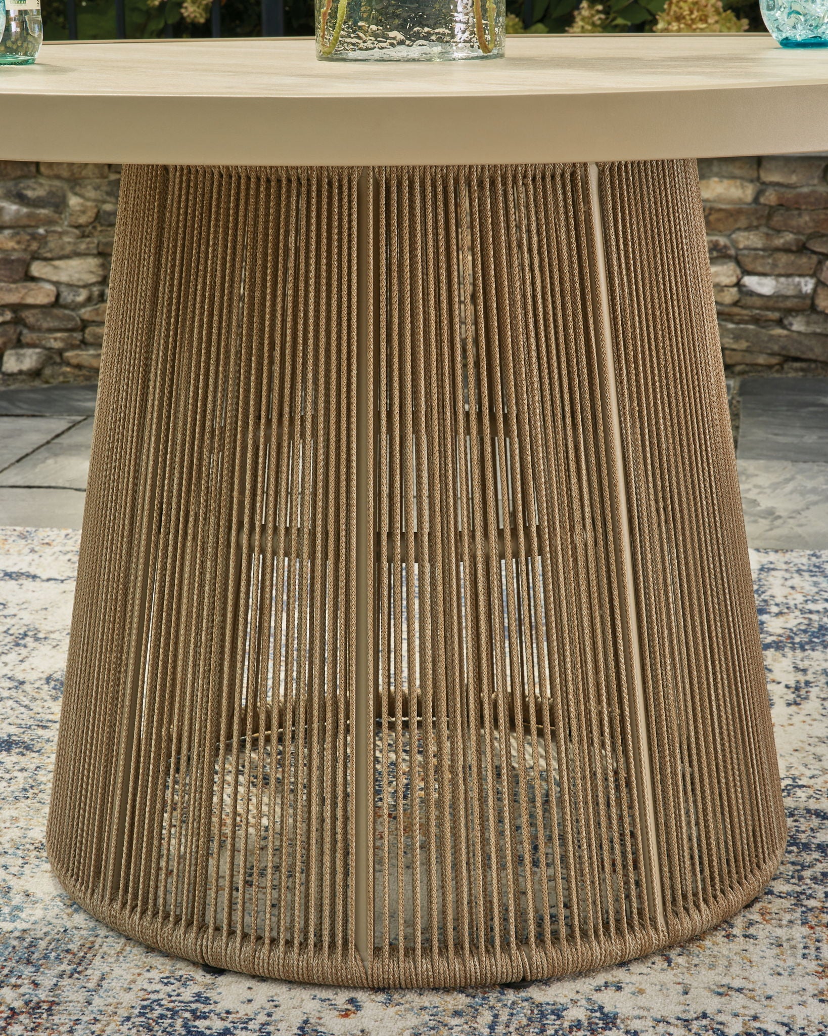 Orchard Beach - Table de repas d'extérieur - Beige