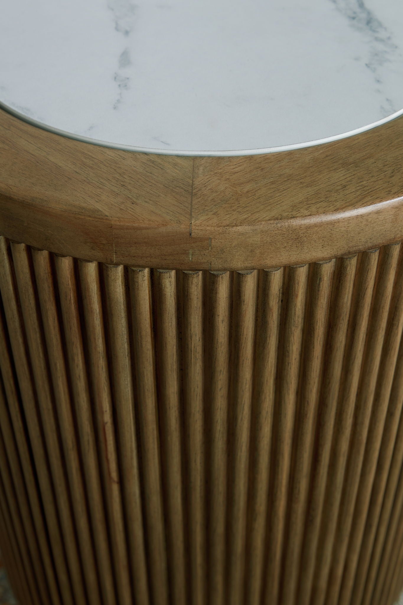Camdill - Table d'appoint ronde - Marron clair / Blanc