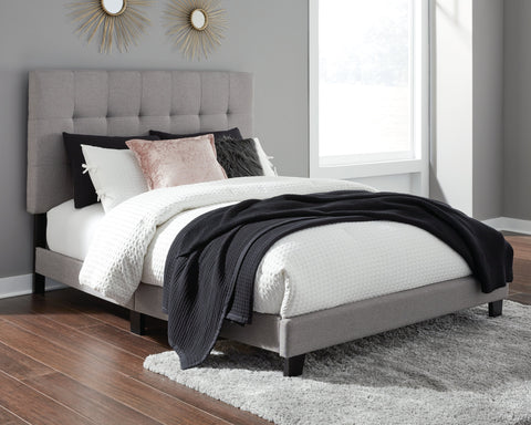 Adelloni King Upholstered Bed