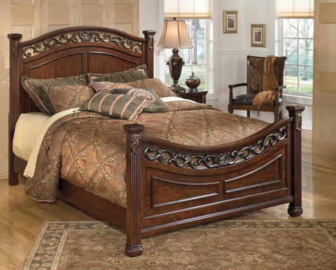 Leahlyn Queen Panel Bed